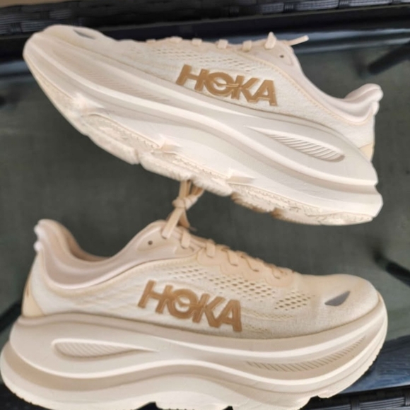 Size 9B - Women's HOKA BONDI 9 Beige - Picture 5 of 11